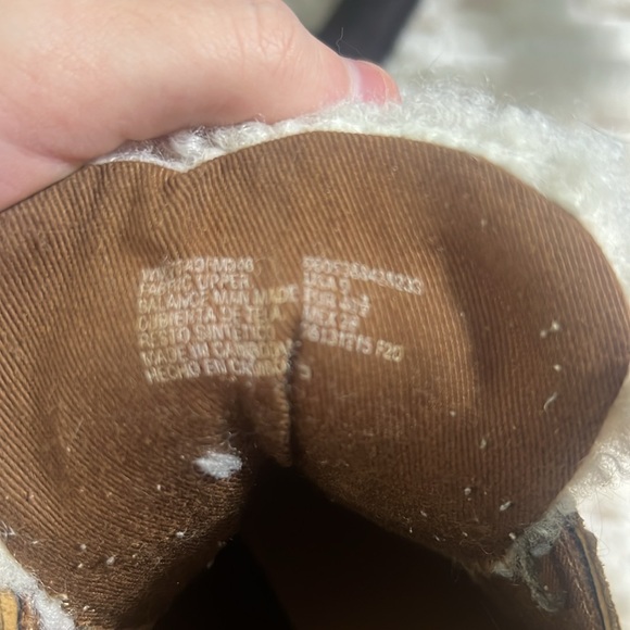 Boots size 9 - Picture 4 of 4